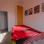 Central London Apartment With Pool Table